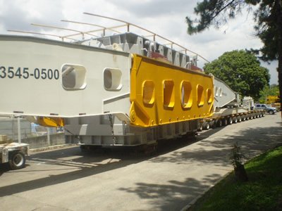 Gôndola de 250 toneladas transportada de Piracicaba ao Porto de Santos